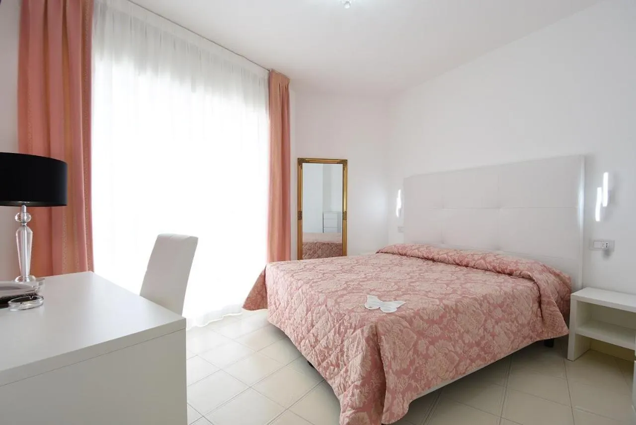 Hotel Oxford Lido di Jesolo 4*,  Italy