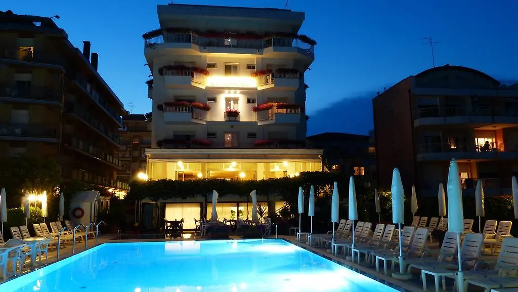 Hotel Oxford 利多迪迪耶索洛 4*,  意大利